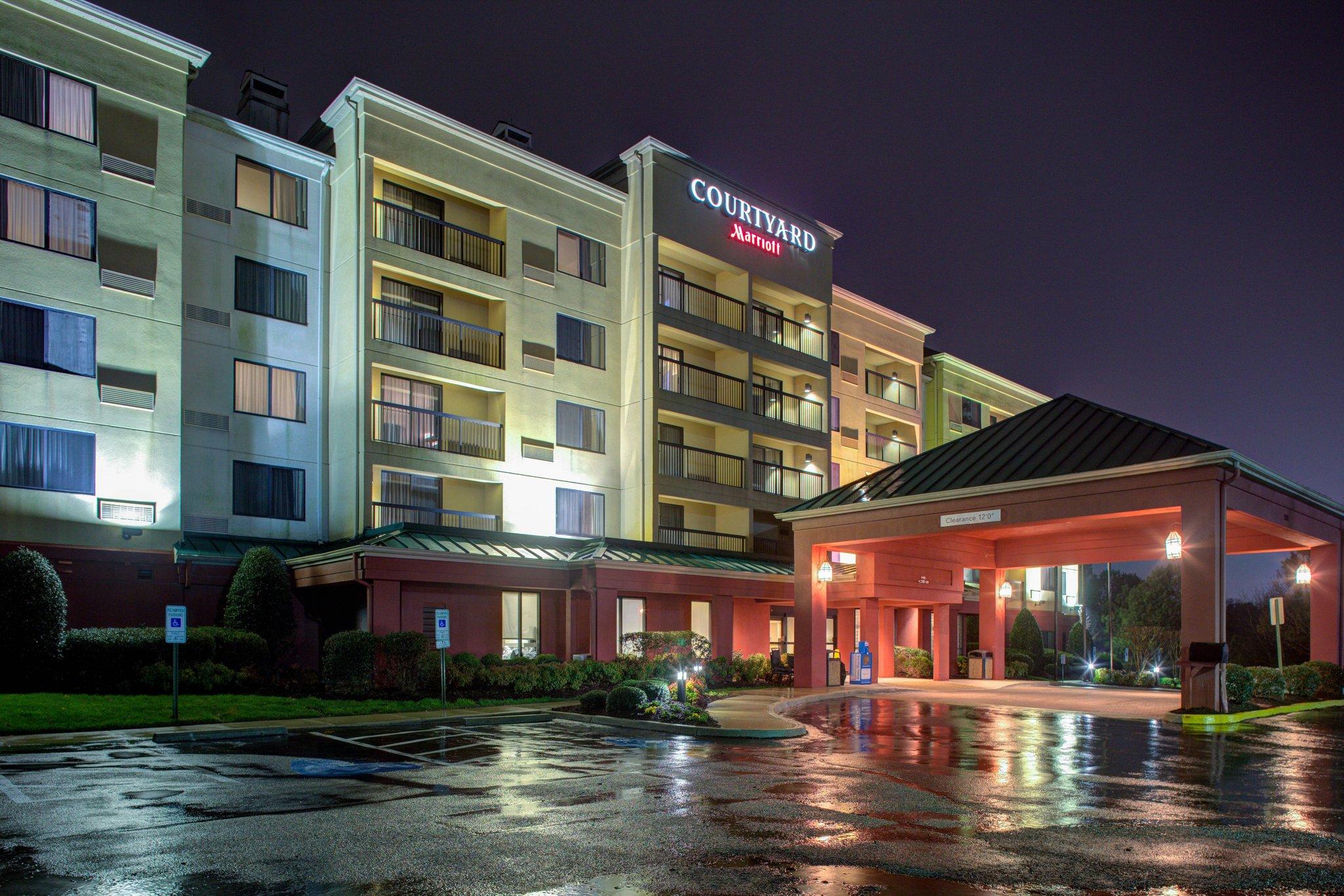 Courtyard Richmond Chester in Chester, VA