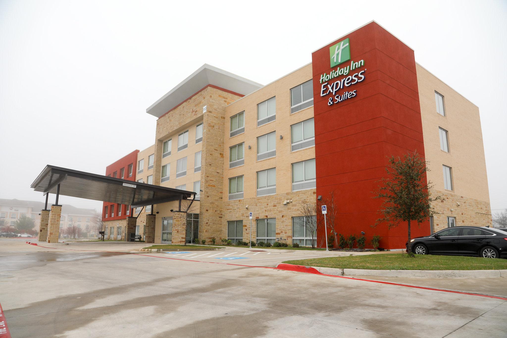 Holiday Inn Express & Suites Forney in Forney, TX