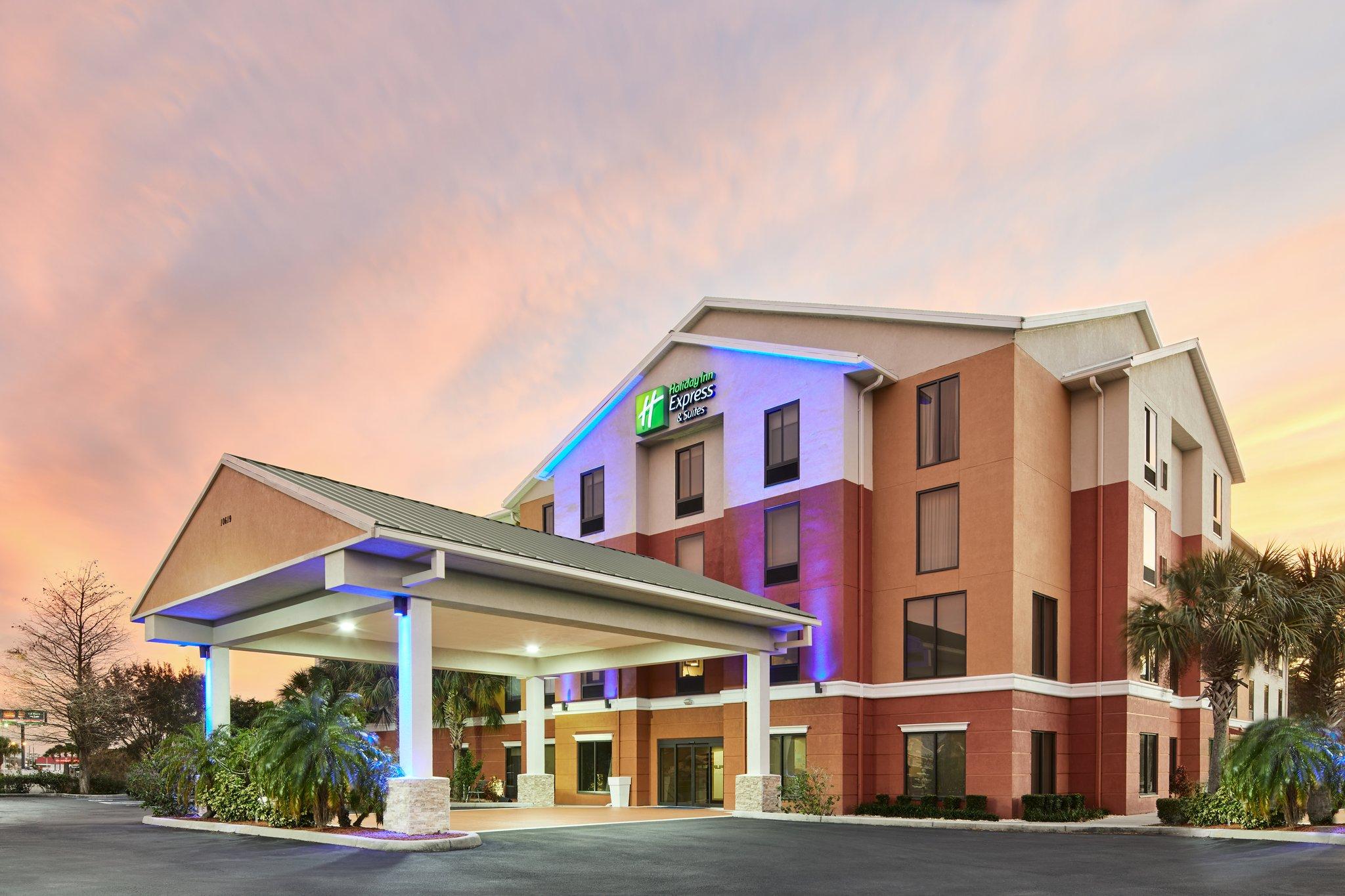 Holiday Inn Express Hotel & Suites Port Richey in Port Richey, FL