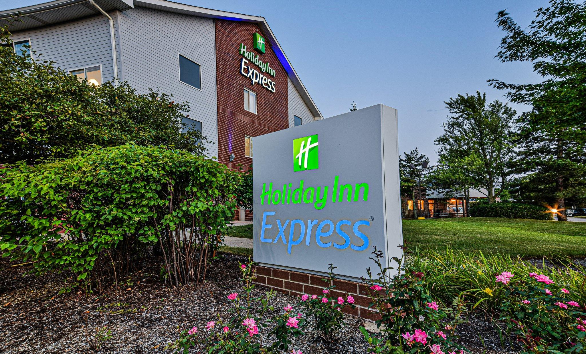 Holiday Inn Express Vernon Hills in Vernon Hills, IL