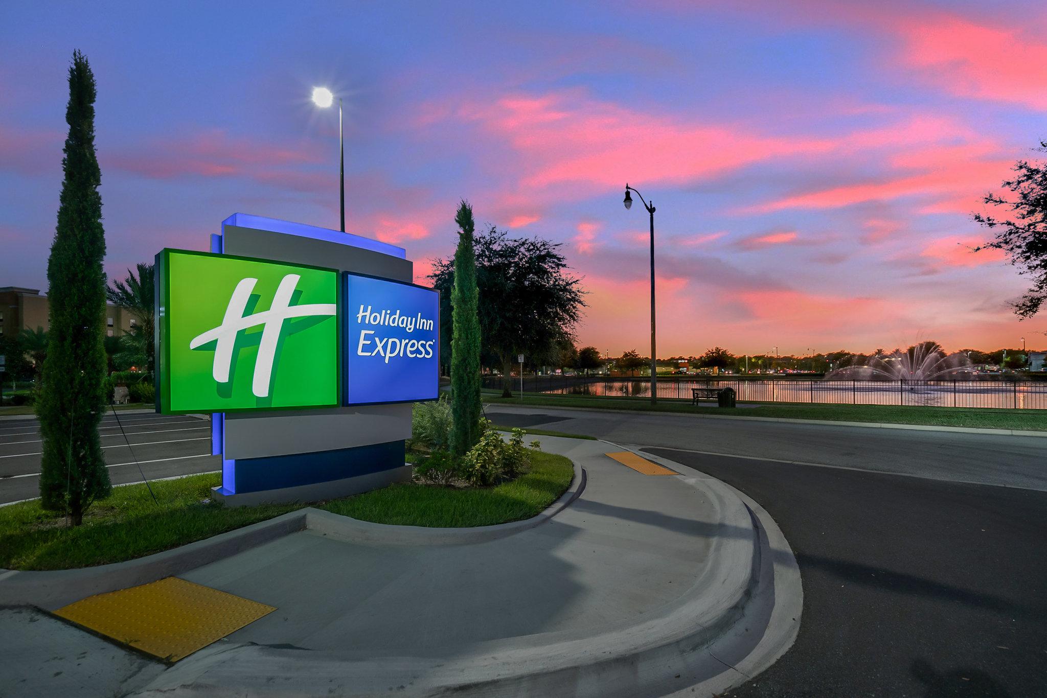 Holiday Inn Express Jacksonville South Bartram Prk in Jacksonville, FL