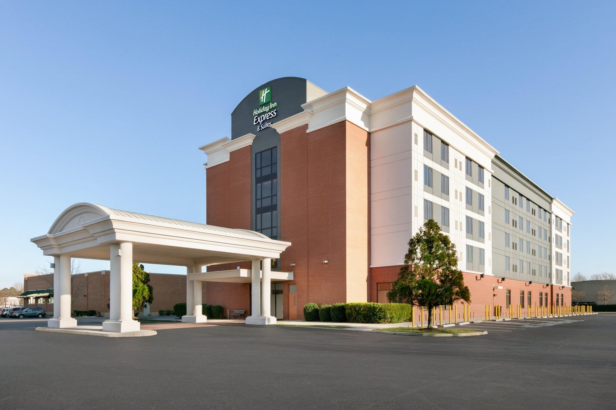 Holiday Inn Express & Suites Norfolk Airport in Norfolk, VA