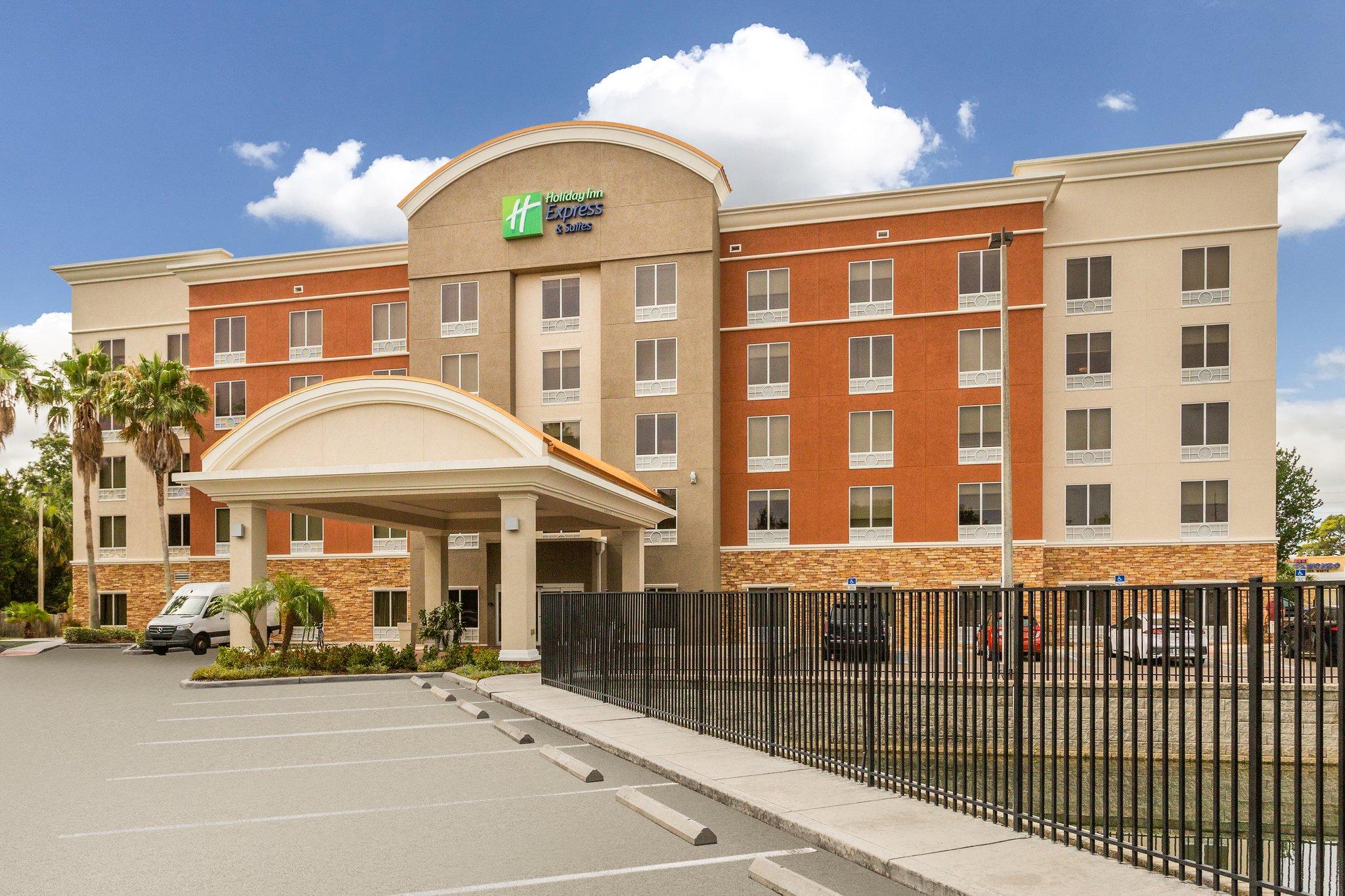 Holiday Inn Express & Suites Largo-Clearwater in Largo, FL