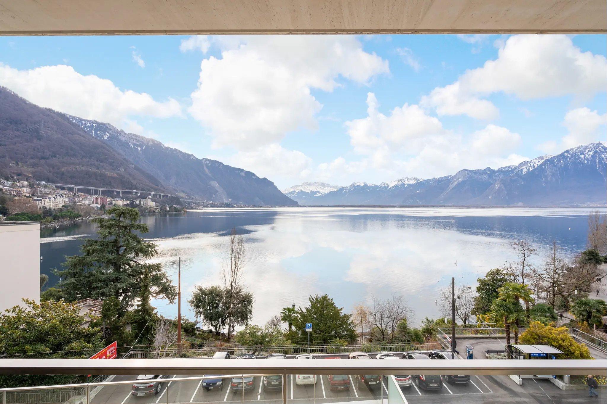 Montreux Lake View Apartments And Spa in Montreux, CH