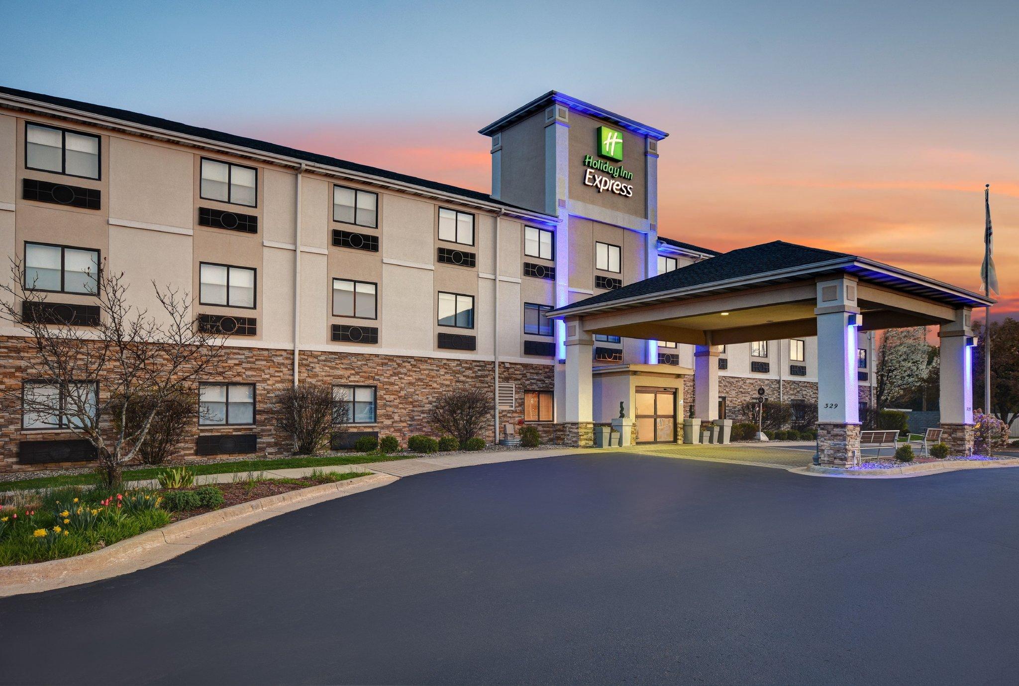 Holiday Inn Express Marshall in Marshall, MI