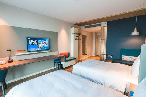 Holiday Inn Express Pengzhou Downtown in Pengzhou, CN