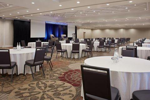 Sheraton Parkway Toronto North Hotel & Suites in Richmond Hill, ON