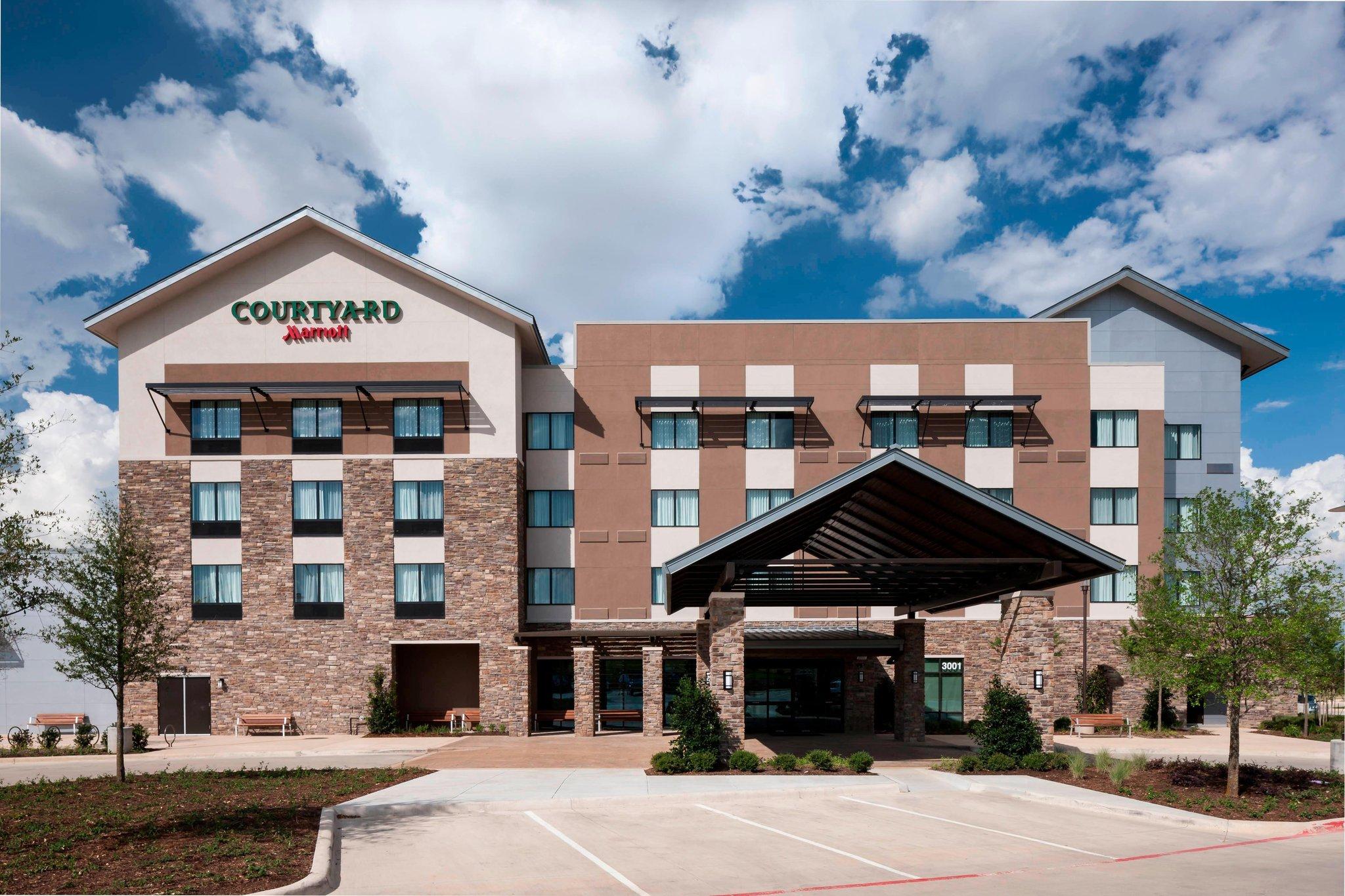 Courtyard Fort Worth at Alliance Town Center in Fort Worth, TX