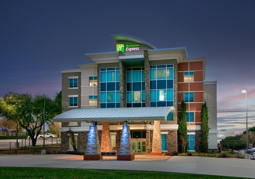 Holiday Inn Express & Suites North Dallas At Preston image