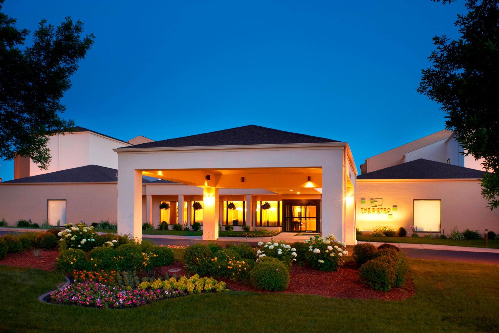 Courtyard Minneapolis-St. Paul Airport in Mendota Heights, MN