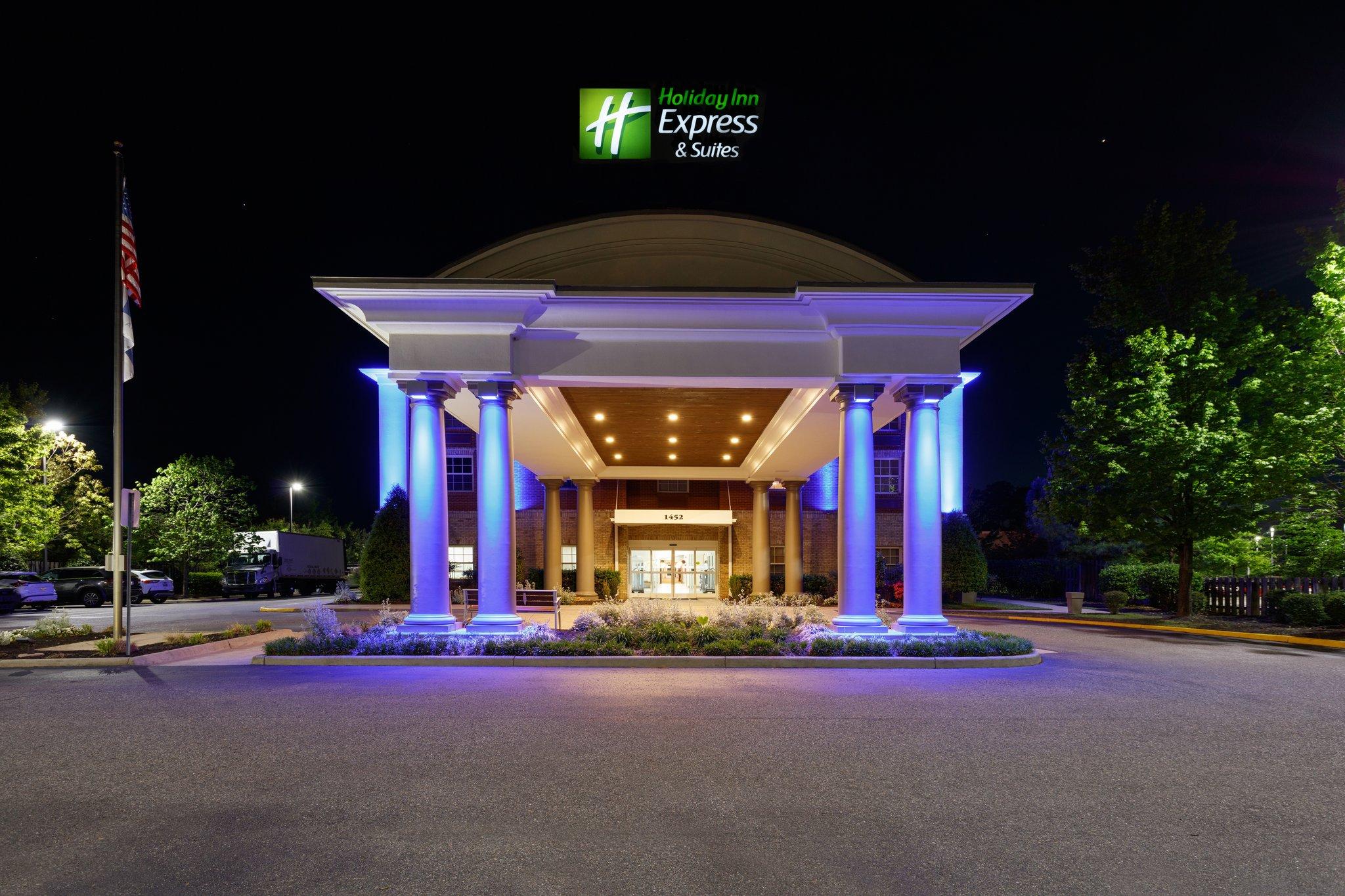 Holiday Inn Express Hotel & Suites Williamsburg in Williamsburg, VA