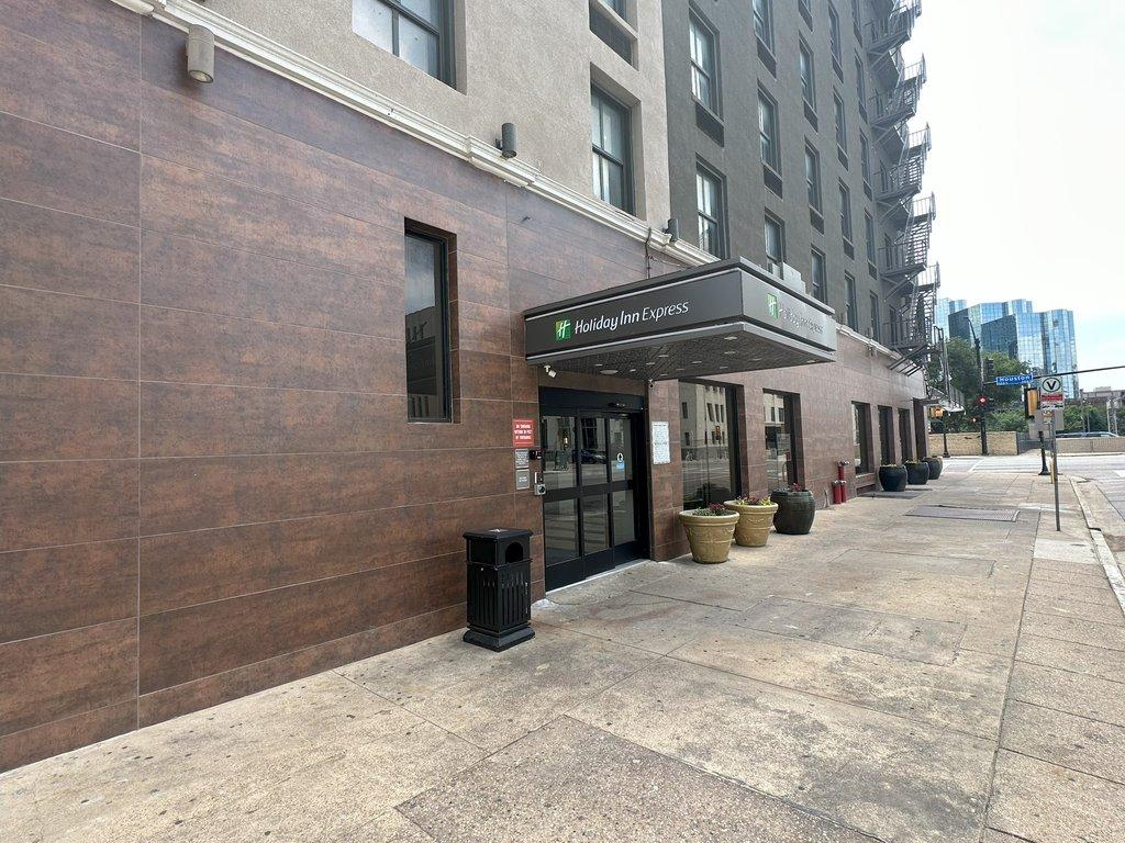 Holiday Inn Express Dallas Downtown image