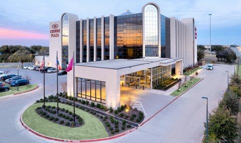 Crowne Plaza Arlington in Арлингтон, TX