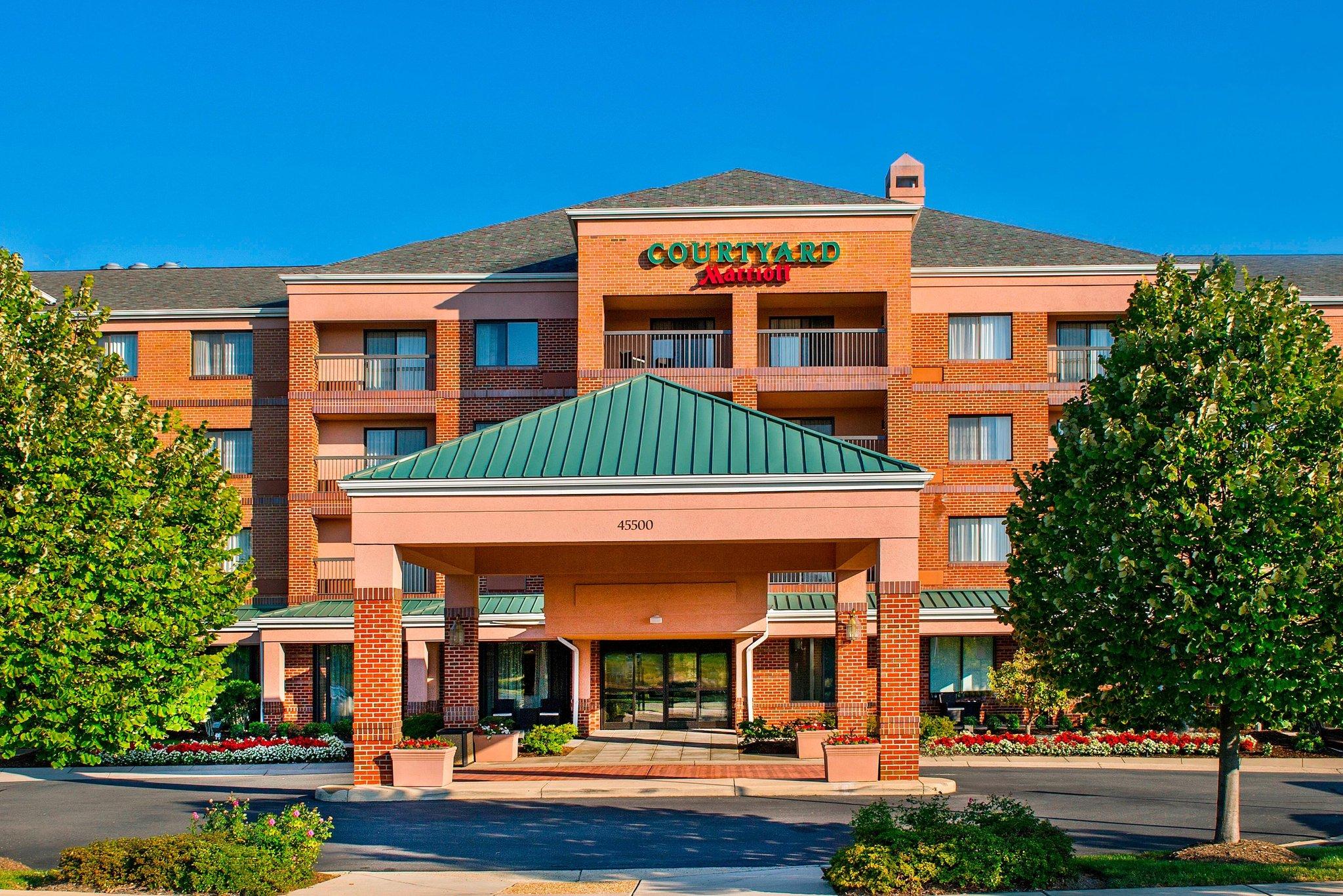 Courtyard Dulles Town Center in Dulles, VA