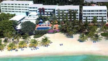 Coconut Court Beach Hotel in Hastings, BB