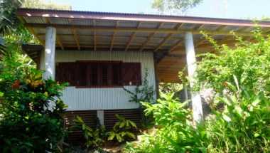 PaguaBay House в Marigot, DM