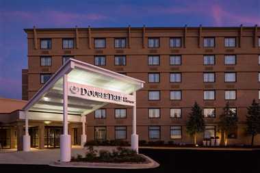 DoubleTree by Hilton Hotel Laurel в Laurel, MD