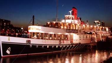 Rotterdam, NL의 Raderstoomboot De Majesteit