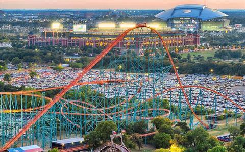 Parc d'attractions Six drapeaux au-dessus du Texas