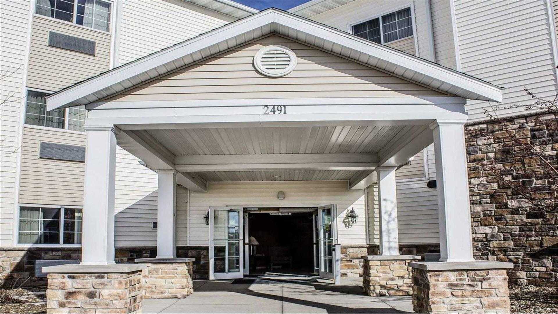 MainStay Suites Coralville в Coralville, IA