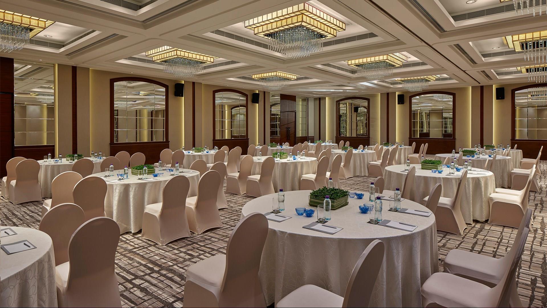 Kowloon, HK의 New World Millennium Hong Kong Hotel