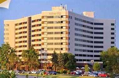 Hilton Chicago/Oak Brook Suites image