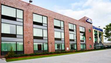 Days Inn by Wyndham Bronx Near Stadium в Bronx, NY