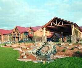 Rothschild, WI의 Grand Lodge Waterpark Resort