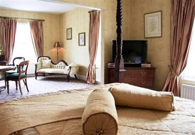 Tullylagan Country House Hotel в Cookstown, GB4
