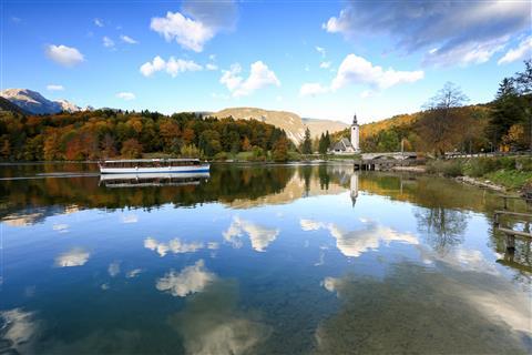 Panoramic boat ride
