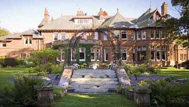 Ayr, GB2 的 Savoy Park Hotel