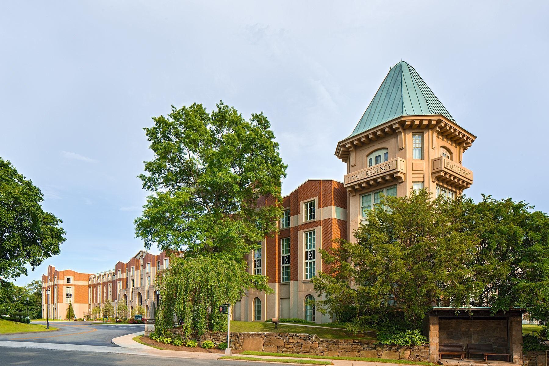 Hyatt Regency Greenwich *Newly Renovated* в Greenwich, CT