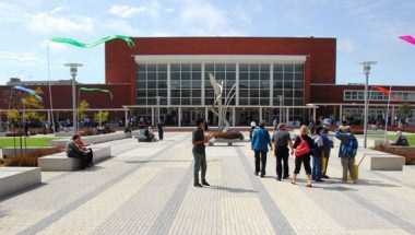 Richmond, CA 的 Richmond Public Library