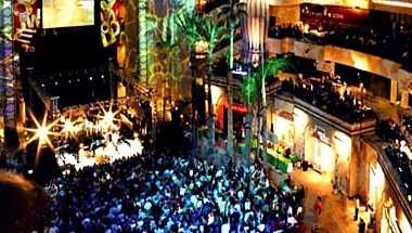 Hollywood & Highland Center à Plage de Newport, CA