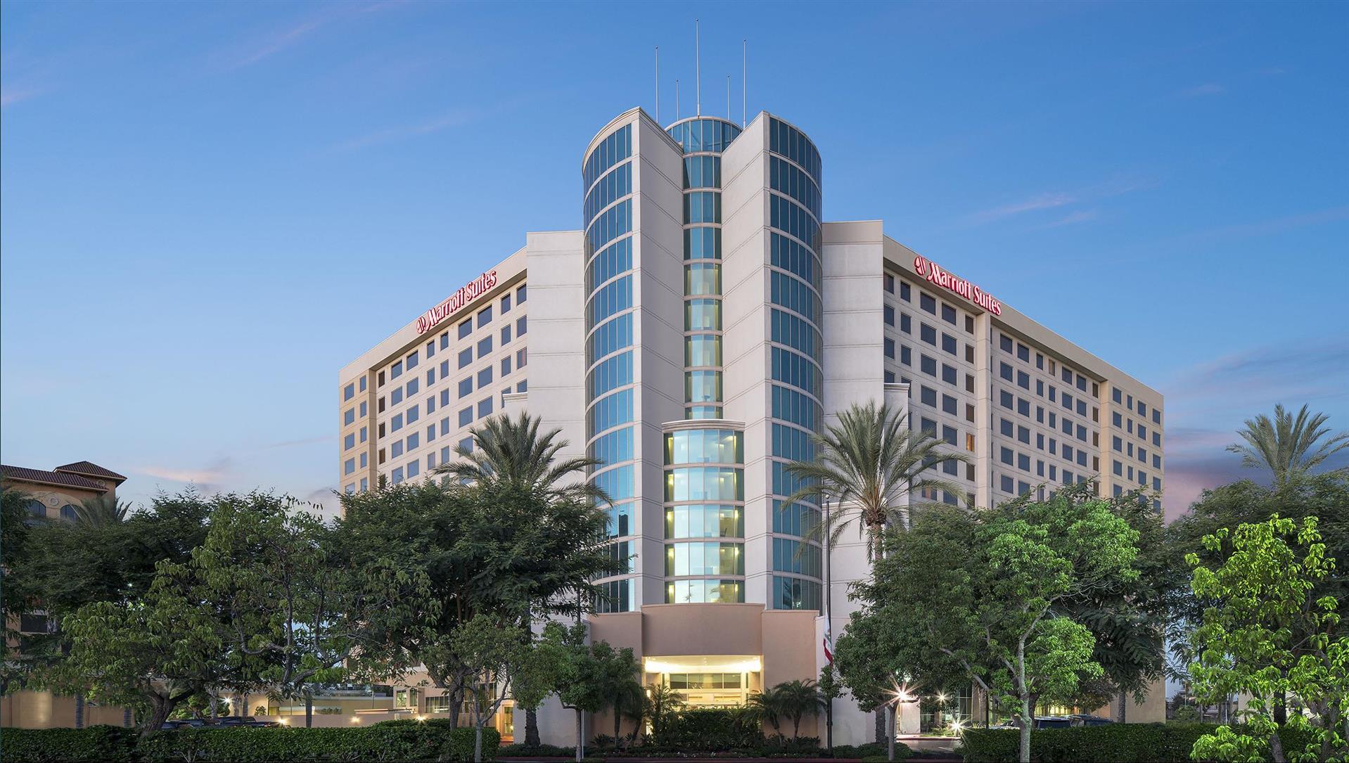 Anaheim Marriott Suites в Garden Grove, CA