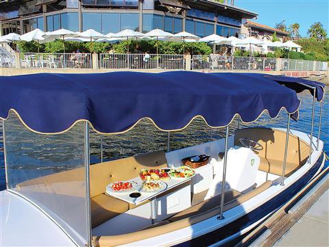 Newport Beach, CAにおけるVisit Newport Beach Inc.