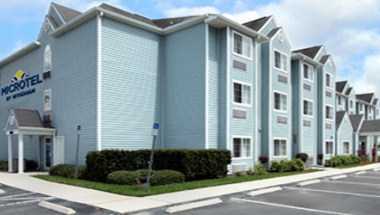 Leesburg, FL 的 Microtel Inn & Suites by Wyndham Leesburg/Mt Dora