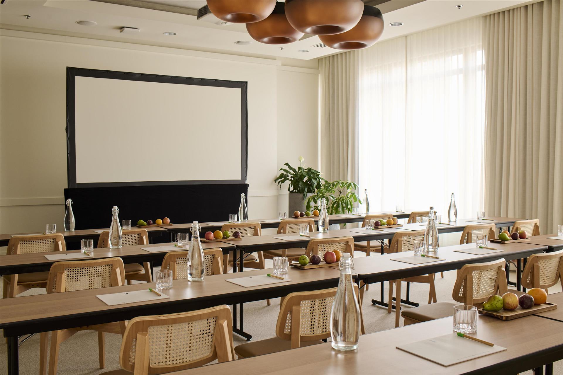 Изображение помещения для встречи