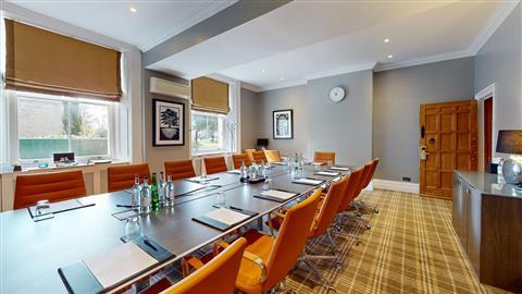 Weybridge, GB1におけるOatlands Park Hotel