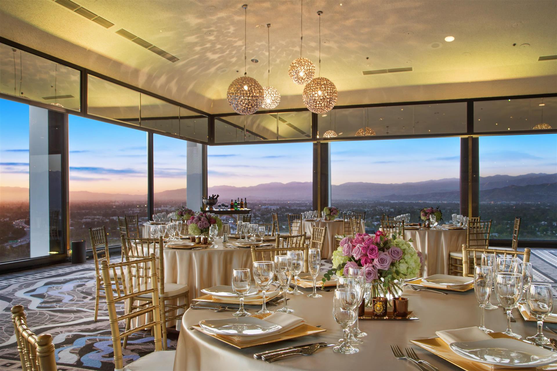 Sheraton Universal Hotel в Universal City, CA