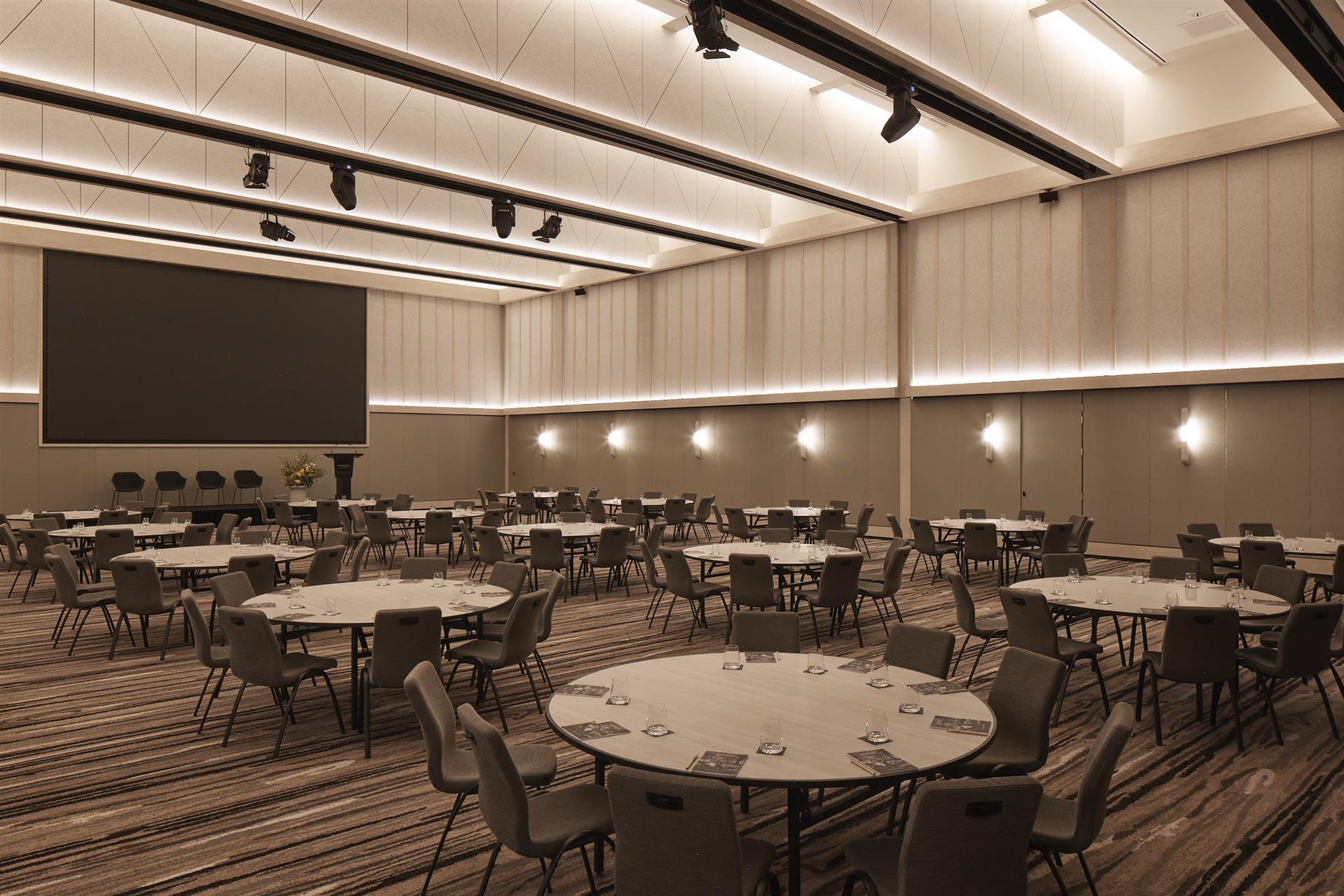 Rydges Melbourne image