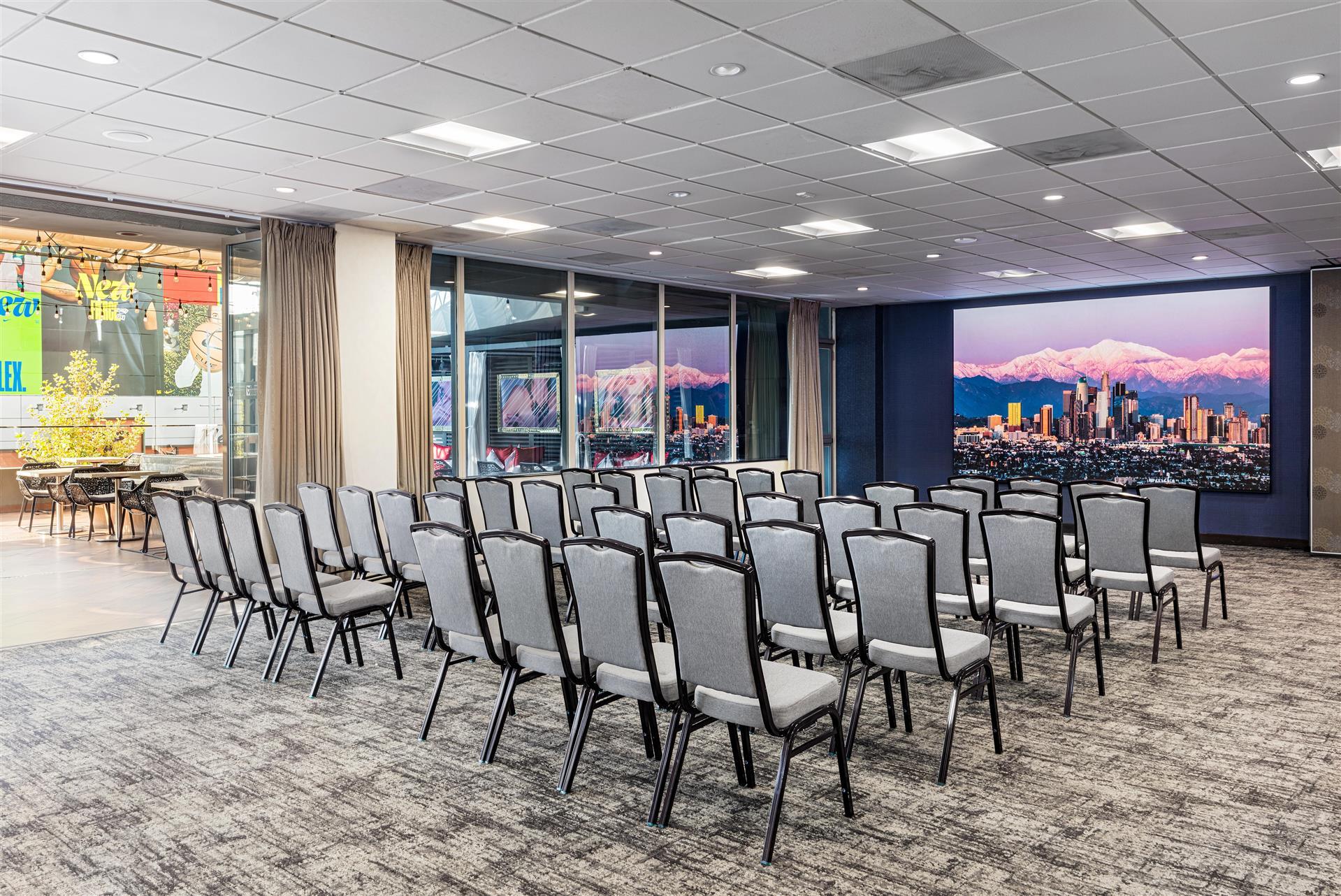 Изображение помещения для встречи