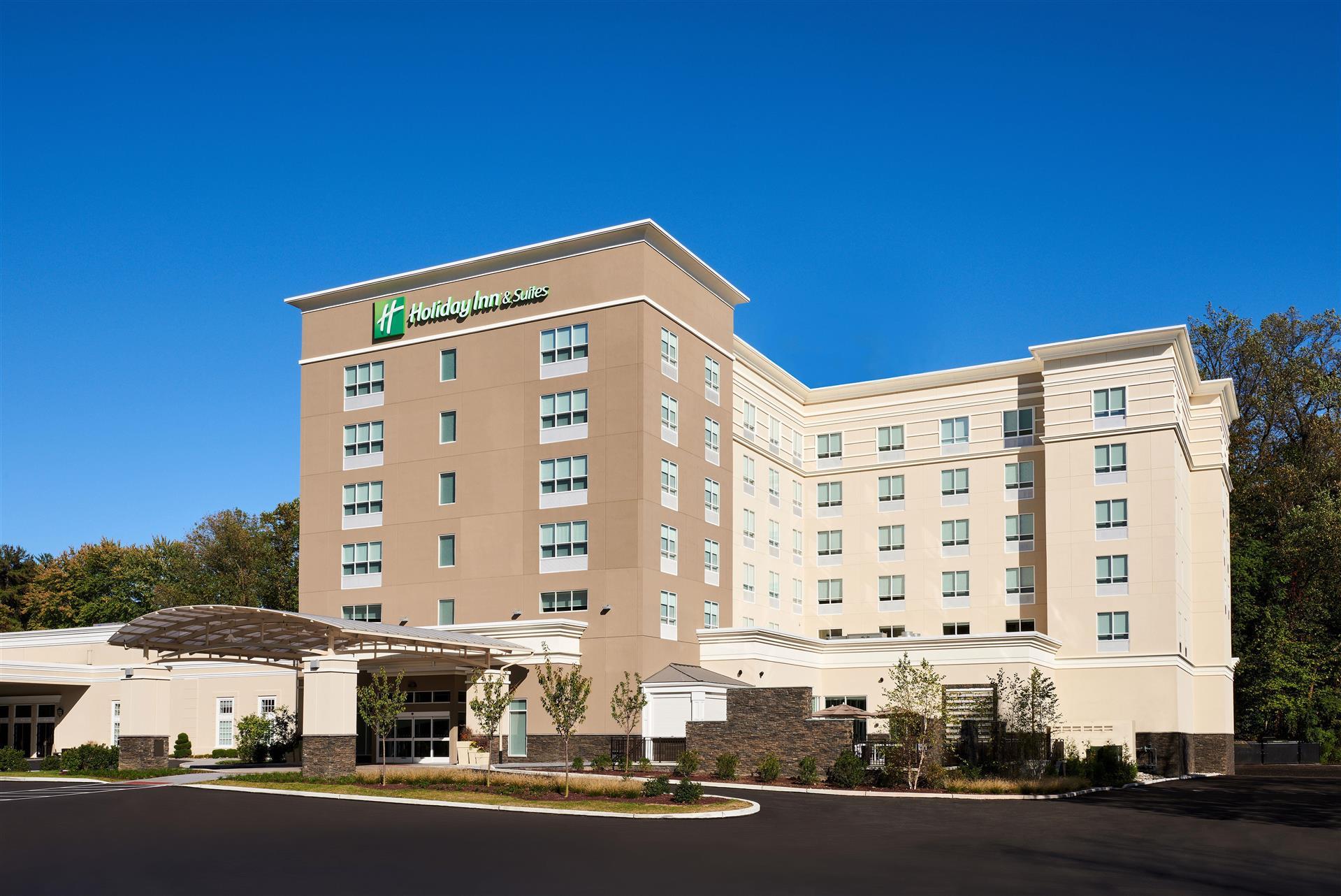 Holiday Inn & Suites Philadelphia W - Drexel Hill image