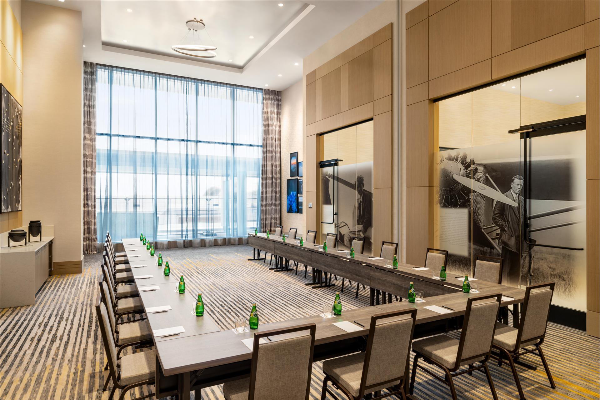 Изображение помещения для встречи