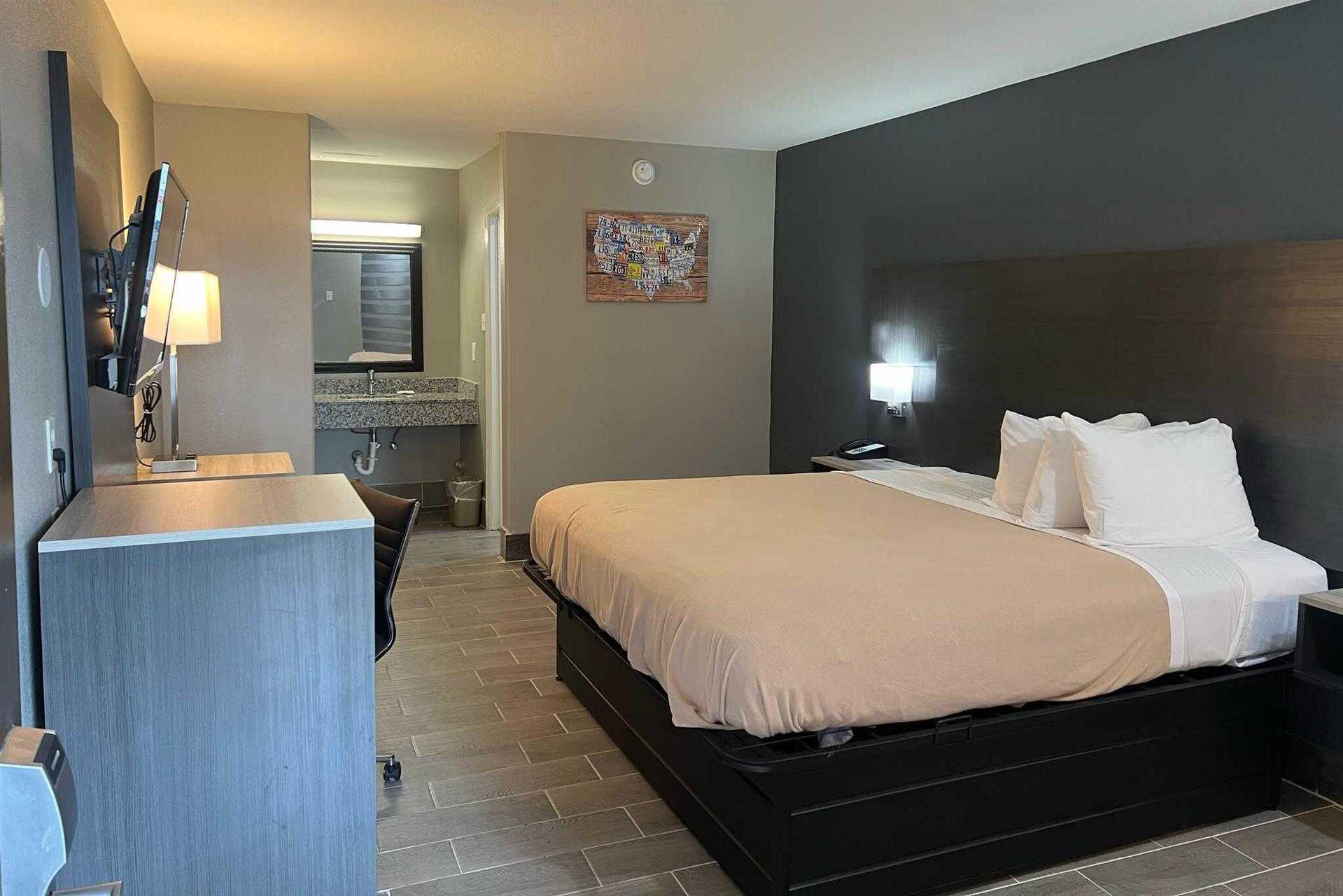 Econo Lodge Inn & Suites Laredo in Laredo, TX