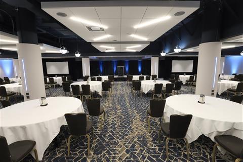 Radisson Plaza Hotel & Suites Kalamazoo (NEWLY RENOVATED) em Kalamazoo, MI