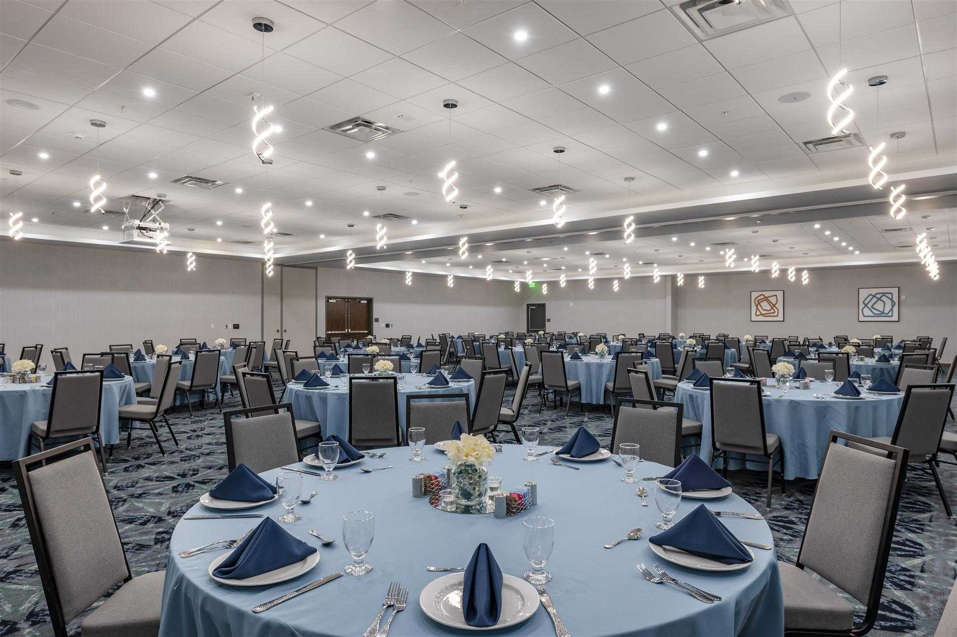 Cambria Hotel Nashville Airport в Nashville, TN