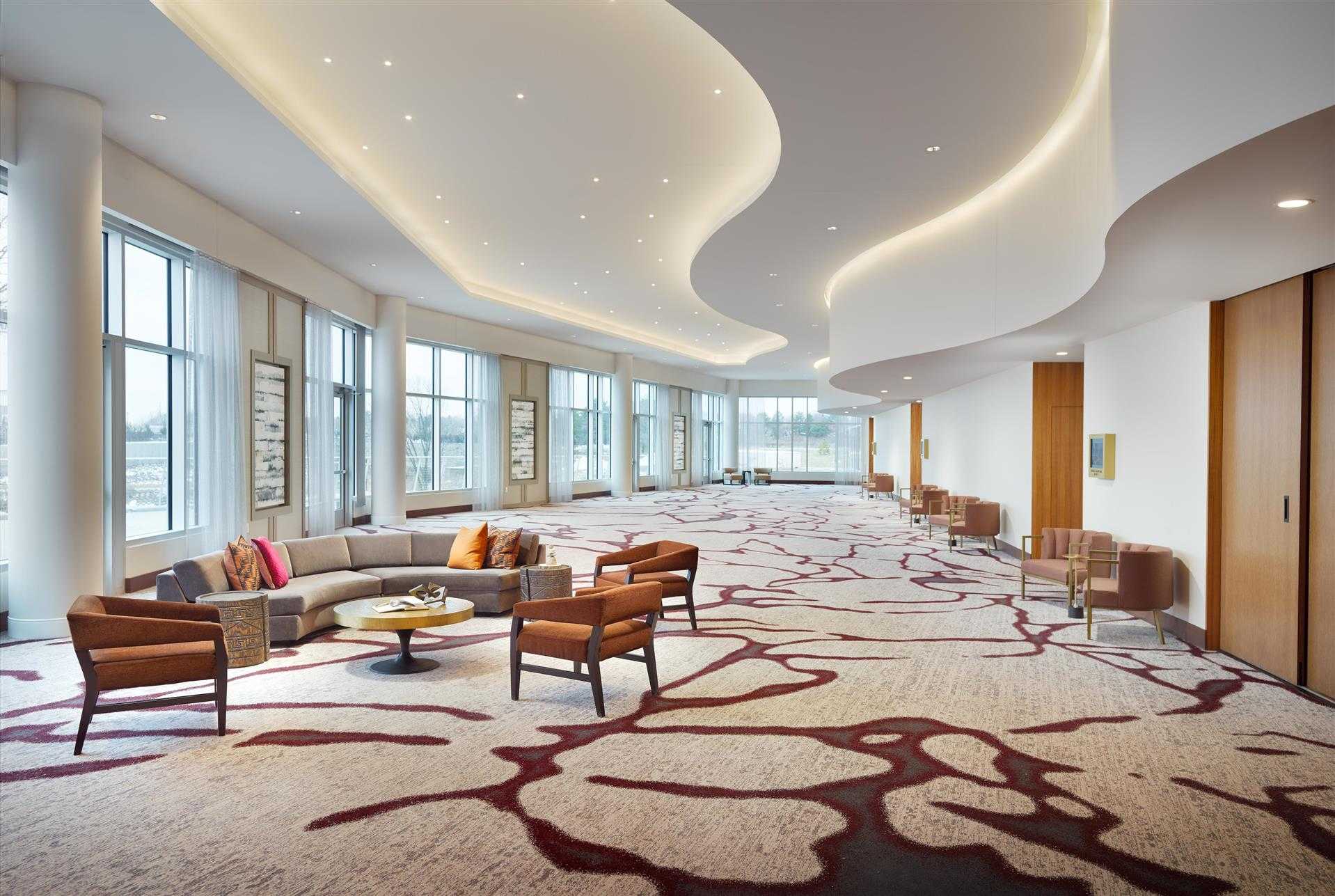 Omni Viking Lakes Hotel in Eagan, MN