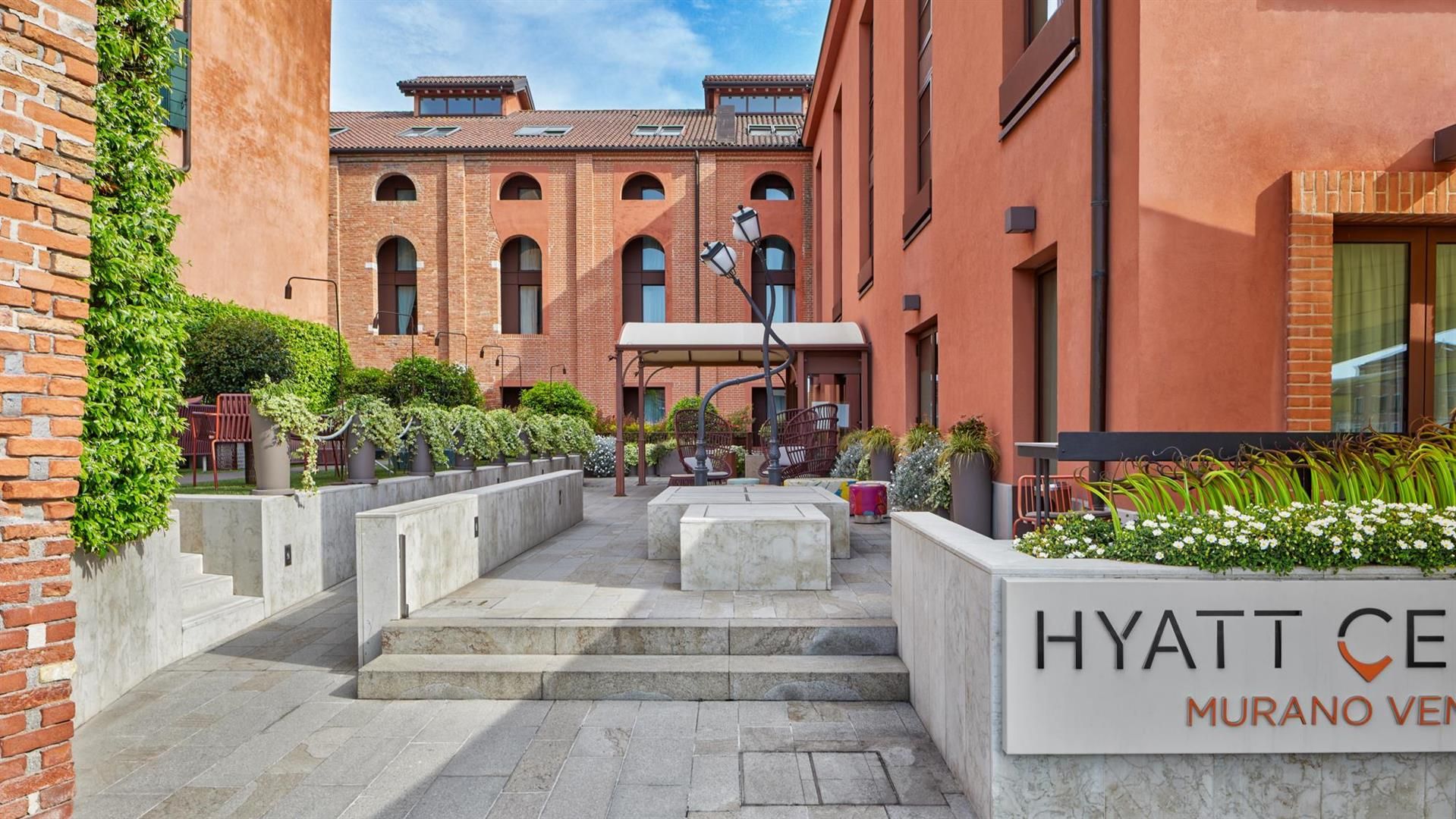 รูปสถานที่จัดงาน