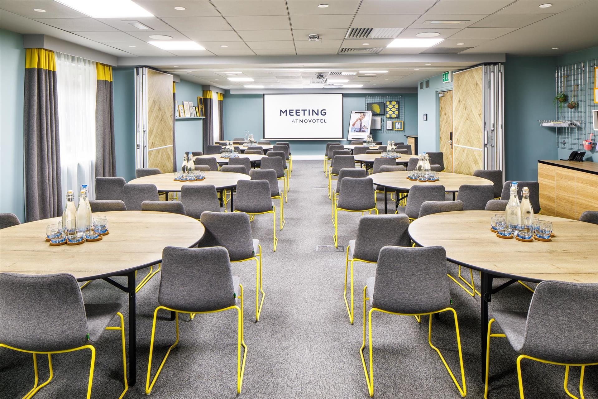 ミーティングルームの画像